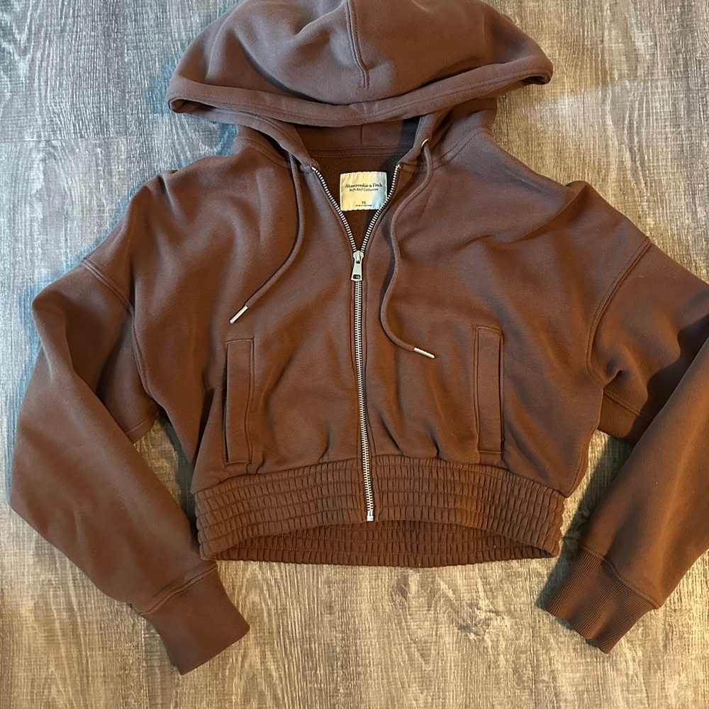 Abercrombie & Fitch Soft AF Collection Cropped Zip-Up Hoodie
